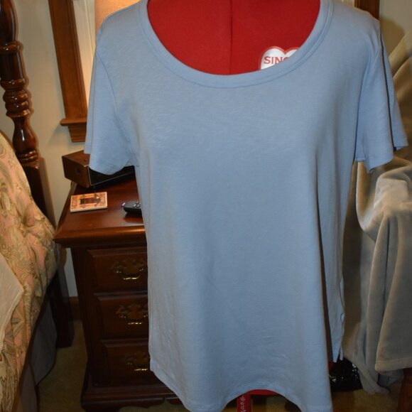 tee shirt - Picture 1 of 4